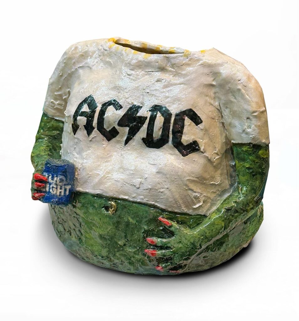 Dasha Bazanova, AC/DC Lizard fan vase, ceramic