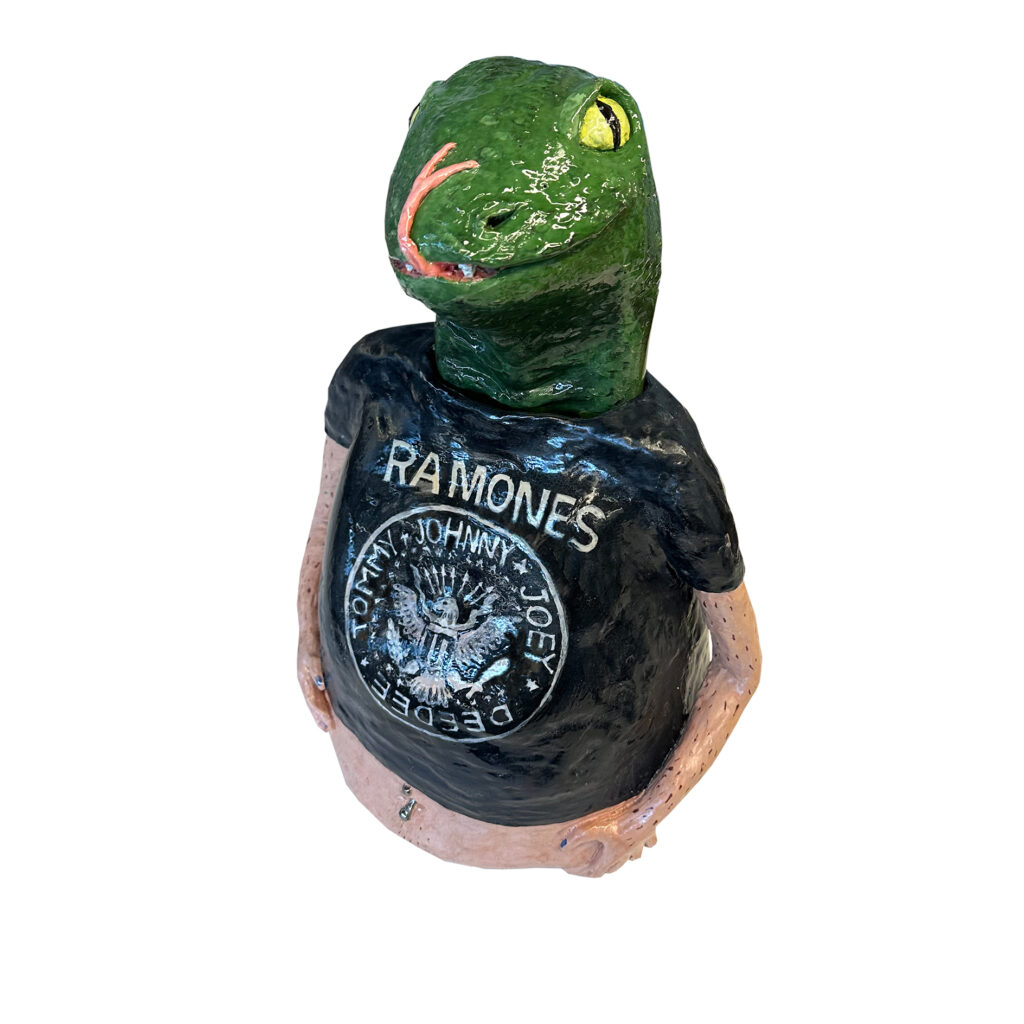 Dasha Bazanova, Ramones Lizard fan vase, ceramic